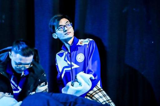 美国加强中东军事部署增派海军陆战队和军舰